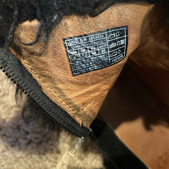 UGG Australia "Antoine" Fur Sneaker Boots # 1019110 - Picture 9 of 13